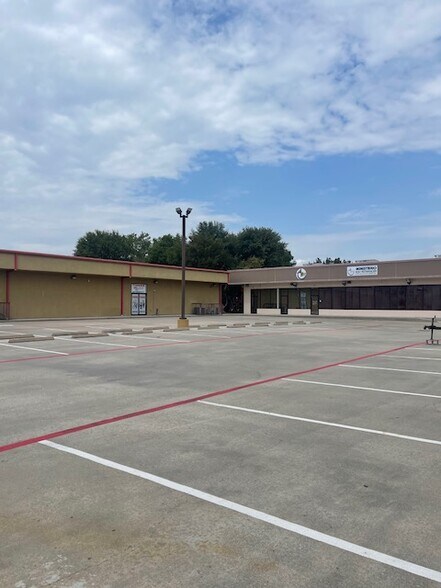 More Photos Of 1717 S Mason Rd, Katy Freestanding For Lease