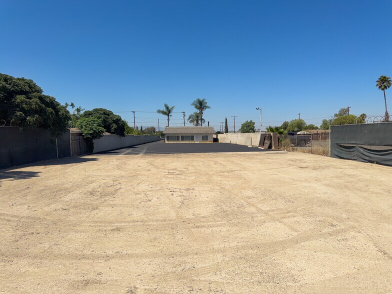 More Photos Of 10051 Mission Blvd, Jurupa Valley Contractor Storage Yard For Lease