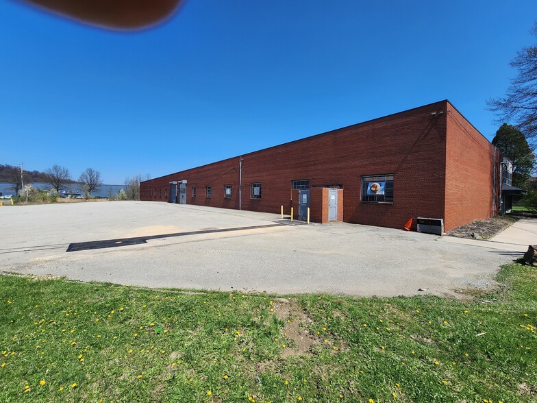 Primary Photo Of 495 Nixon Rd, Cheswick Manufacturing For Lease