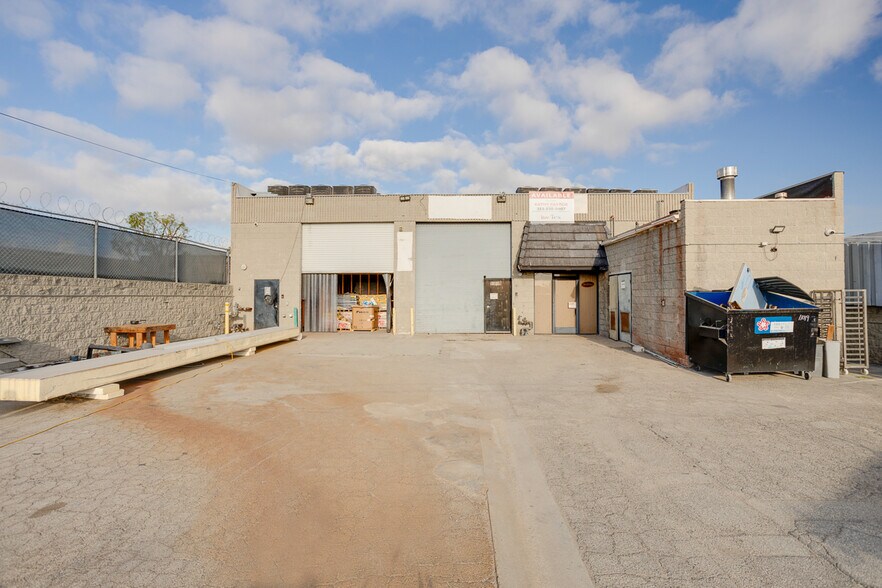 More Photos Of 11019 Penrose St, Sun Valley Manufacturing For Sale