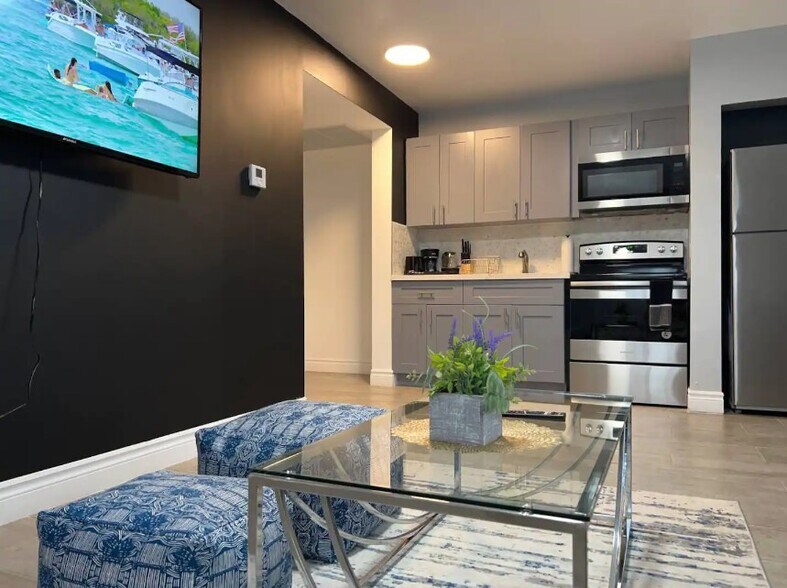 More Photos Of 2201 Greene St, Hollywood Apartments For Sale