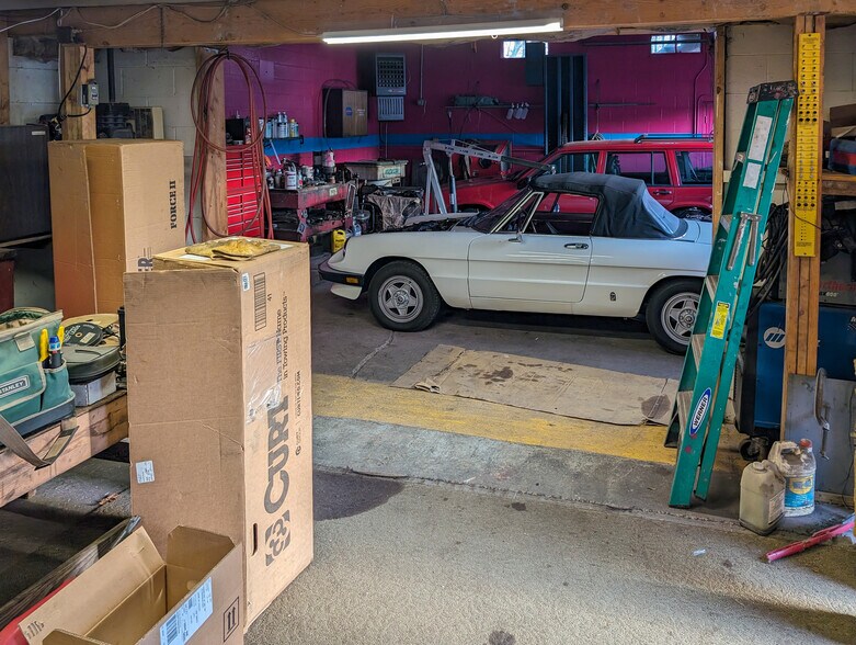 More Photos Of 99 Worcester Providence Tpke, Sutton Auto Repair For Sale