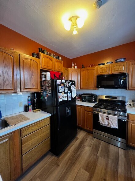 More Photos Of 413 Kerens Ave, Elkins General Retail For Sale