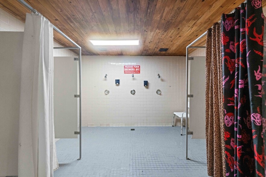 More Photos Of 985 Newmark Ave, Coos Bay Health Club For Sale