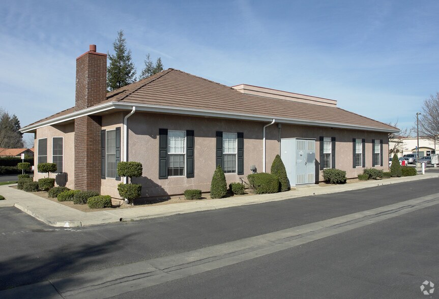 More Photos Of 1445 N Schnoor St, Madera Office For Sale