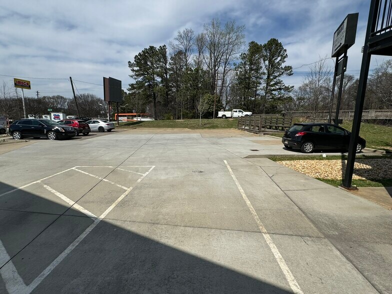 More Photos Of 1130 Chattahoochee Ave NW, Atlanta General Retail For Lease