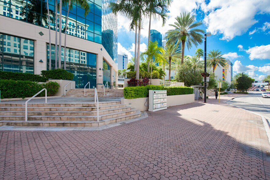 More Photos Of 200 S Andrews Ave, Fort Lauderdale Medical For Lease