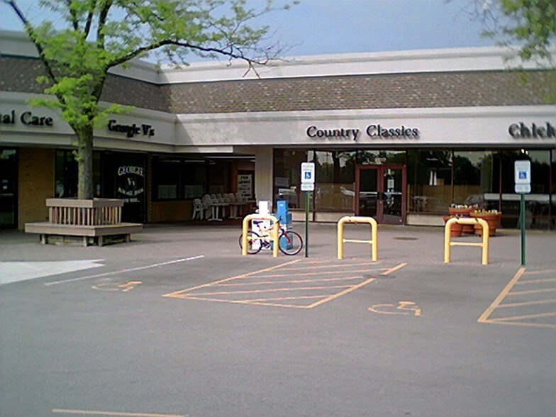 More Photos Of 1127-1163 Church St, Northbrook Unknown For Lease