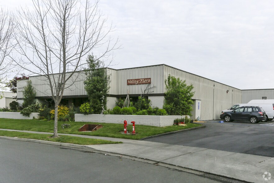 More Photos Of 912 Enterprise Way, Napa Warehouse For Lease