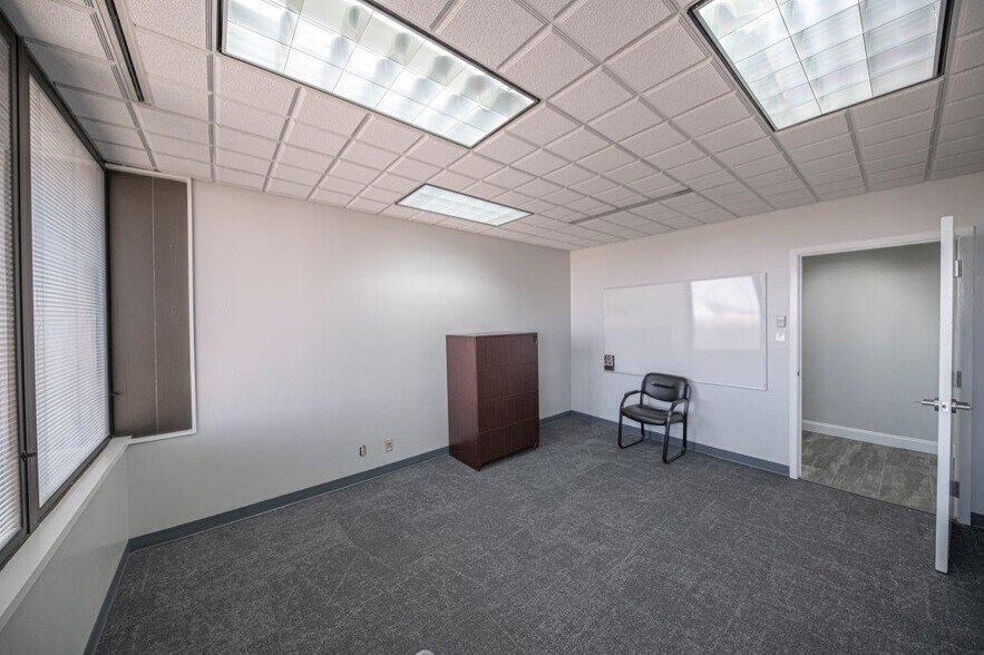 More Photos Of 125 W Missouri Ave, Midland Office For Lease