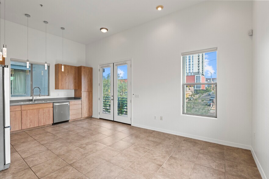 More Photos Of 610 E Roosevelt St, Phoenix Storefront Retail Residential For Sale