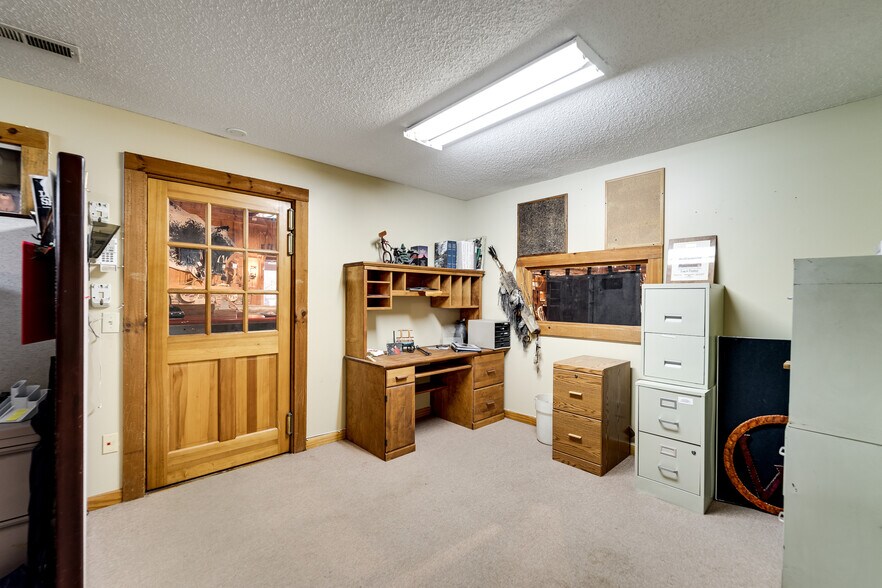 More Photos Of 25 Setser Branch Rd, Franklin Storefront For Sale