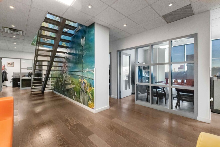More Photos Of 31-19 Newtown Ave, Astoria Medical For Lease