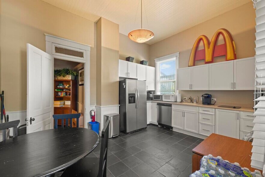 More Photos Of 656 Garden St, Pensacola Office For Sale