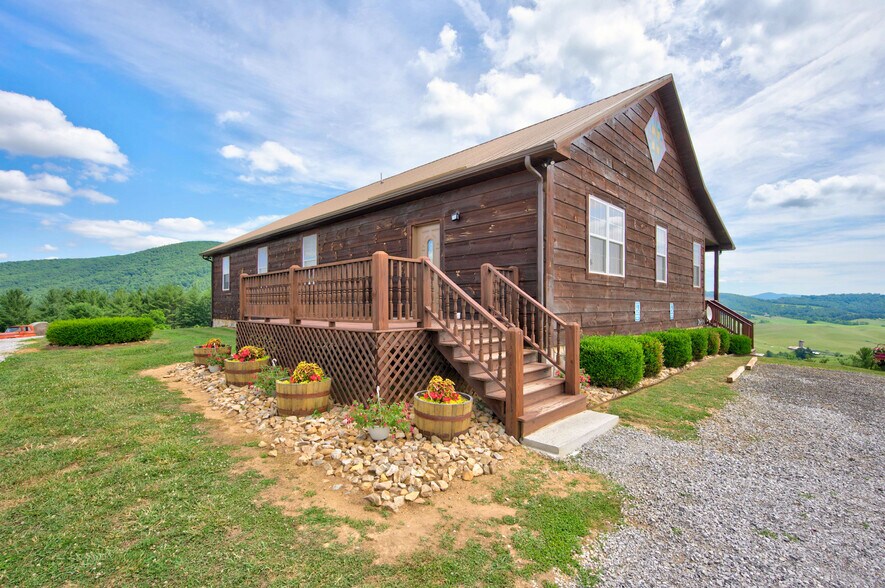 More Photos Of 639 Wagon Wheel Rd, Elk Creek Lodge Meeting Hall For Sale