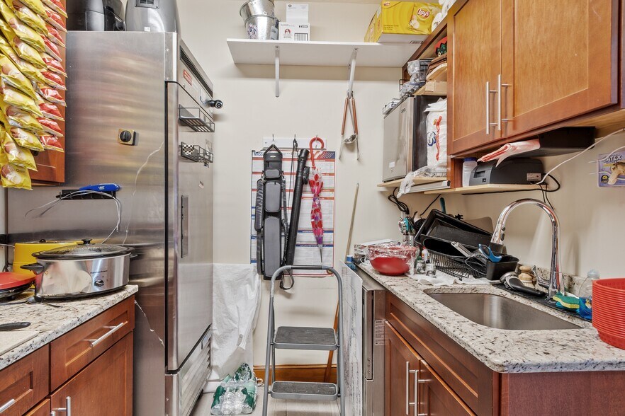 More Photos Of 80 Honora Ave ave, Dracut General Retail For Sale