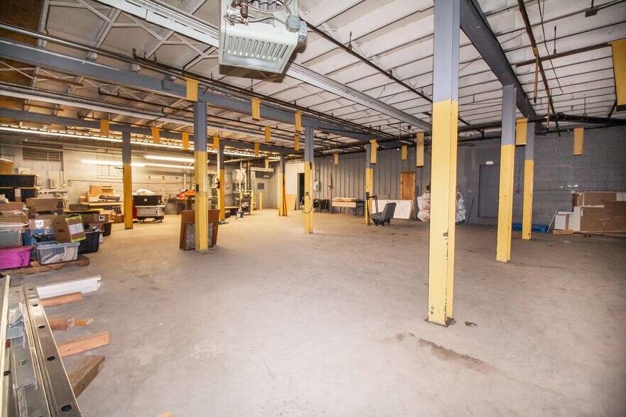 More Photos Of 21-69 S Main St, Leicester Service For Sale