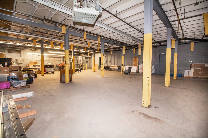 More Photos Of 21-69 S Main St, Leicester Service For Lease