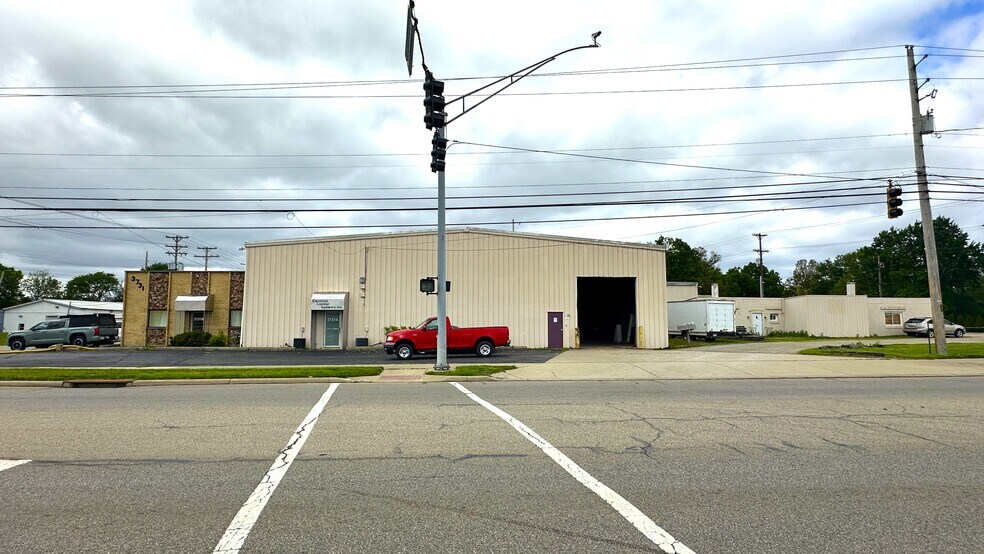 Primary Photo Of 3731 W Alexandersville Bellbrook Rd, Dayton Warehouse For Sale