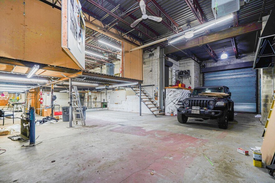 More Photos Of 1940 McDonald Ave, Brooklyn Auto Repair For Lease