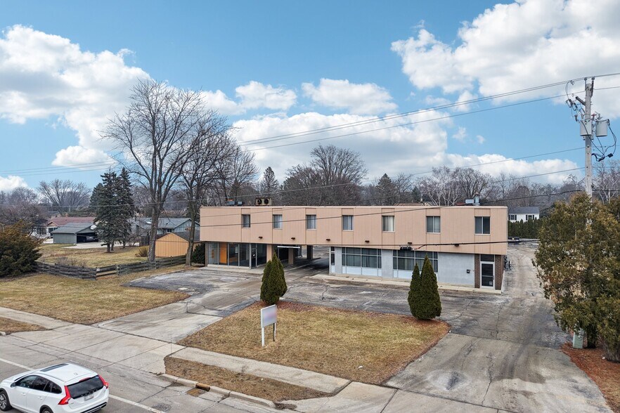 More Photos Of 8050 N Port Washington Rd, Fox Point Office For Sale
