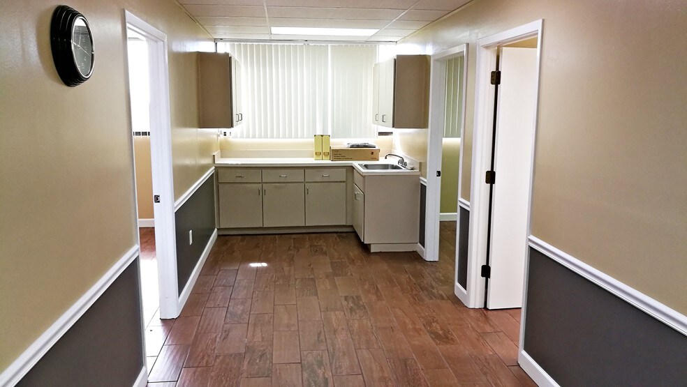 More Photos Of 11200 Seminole Blvd, Largo Medical For Lease