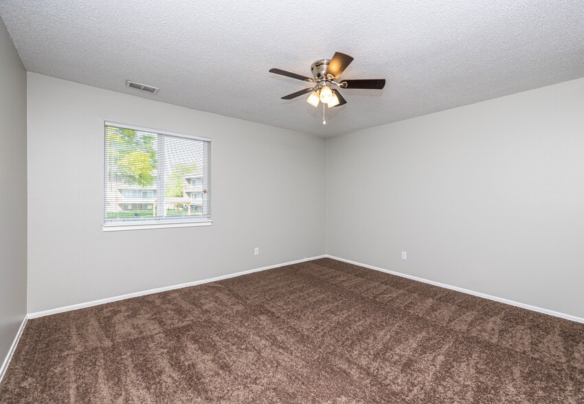 More Photos Of 108 NW 63rd St, Kansas City Apartments For Sale