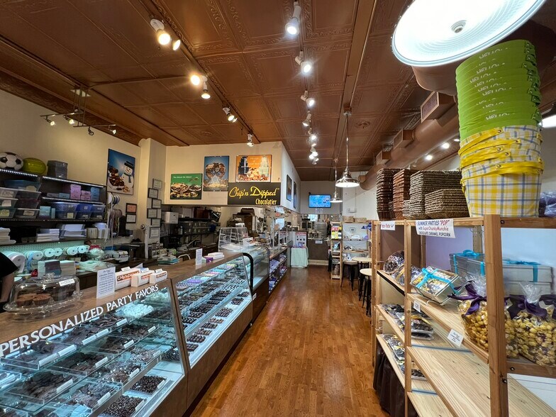 More Photos Of 344 New York Ave, Huntington Storefront For Lease