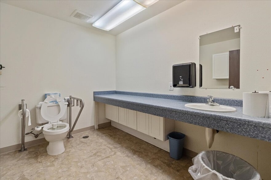 More Photos Of 1780 Westland Rd, Cheyenne Office For Sale