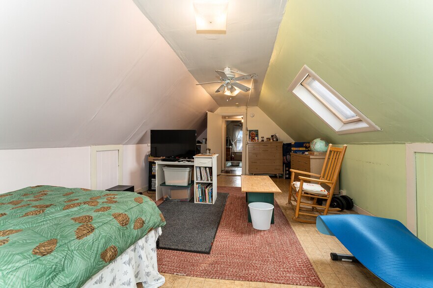 More Photos Of 19 Cottage St, Bar Harbor Storefront For Sale