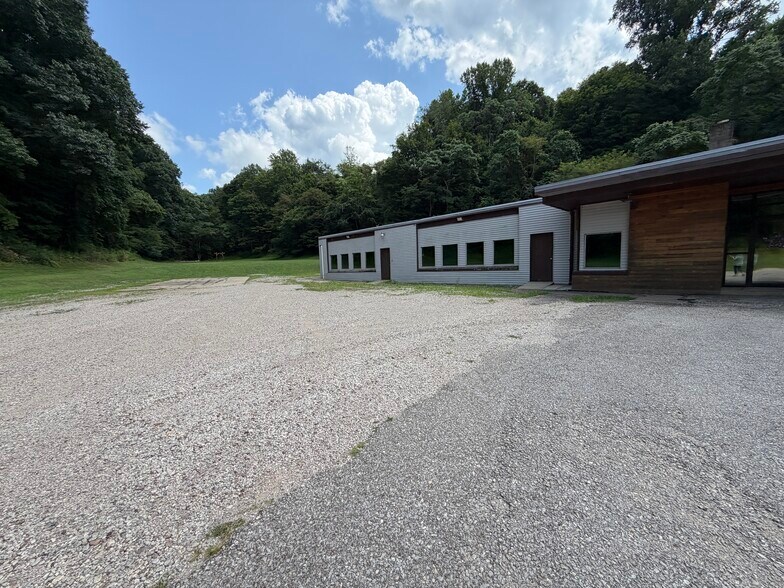 More Photos Of 516 Adams St, Mason Flex For Sale