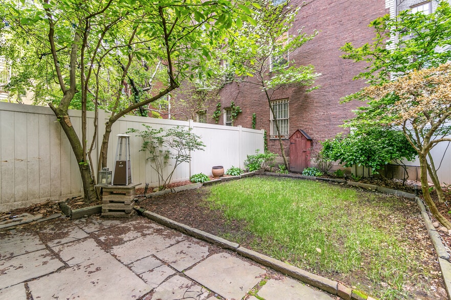 More Photos Of 54 Jane St, New York Apartments For Sale