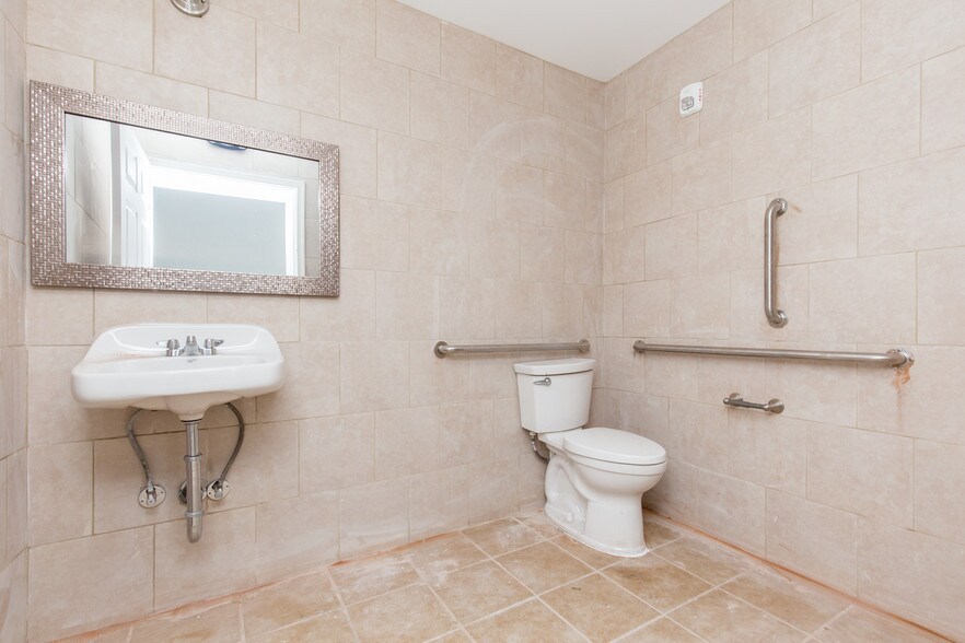 More Photos Of 251 E Girard Ave, Philadelphia Apartments For Lease