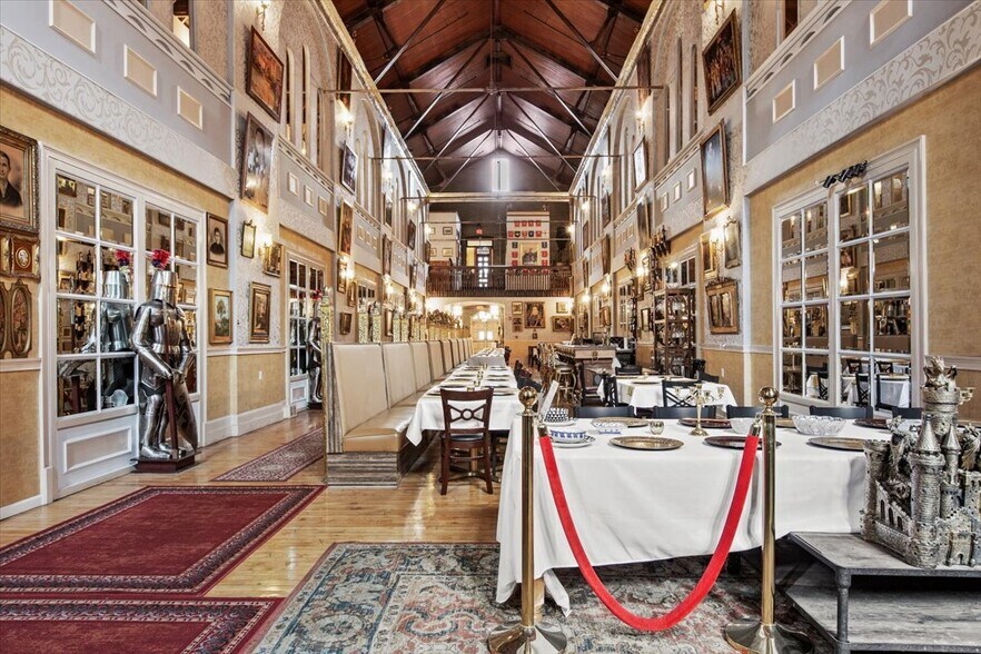 More Photos Of 49 Florida Ave, Amsterdam Hospitality For Sale