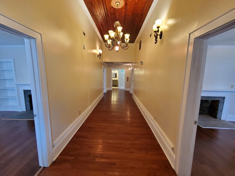 More Photos Of 309 Macon St, McDonough Office Residential For Lease