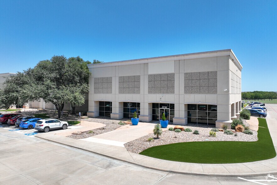 More Photos Of 4701 Mercantile Dr, Fort Worth Showroom For Sale