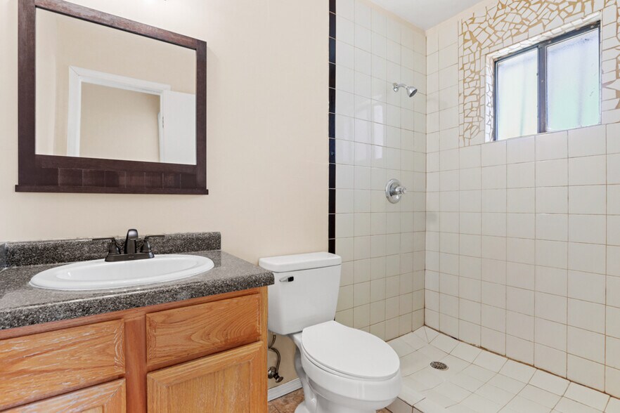 More Photos Of 5200 Doniphan Dr, El Paso Bar For Sale