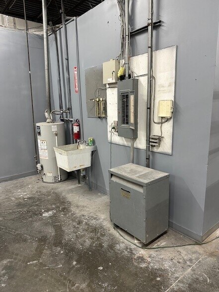 More Photos Of 347-374 Lang Blvd, Buffalo Light Distribution For Lease