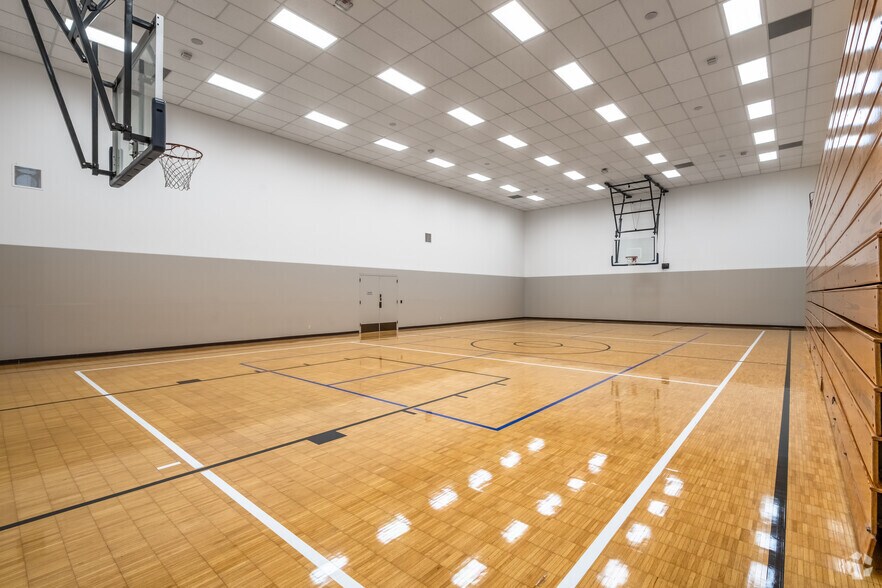 More Photos Of 15325 SE 30th Pl, Bellevue Unknown For Lease