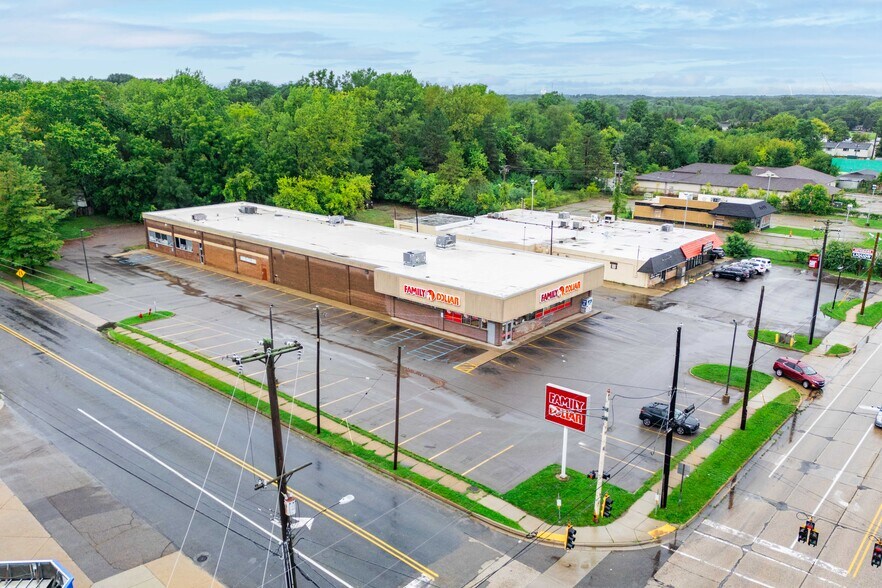 More Photos Of 5058 S Waverly Rd, Lansing Freestanding For Lease