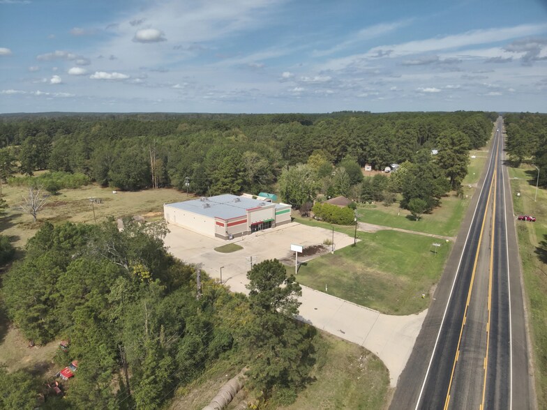 More Photos Of 175 US Highway 96 N, Pineland Freestanding For Sale