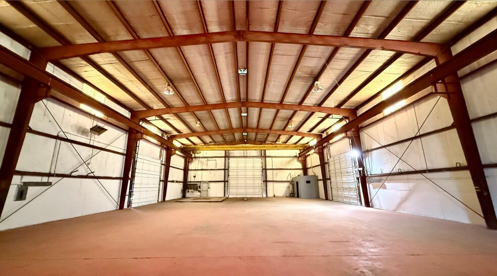 More Photos Of 1900 W 2nd St, Odessa Industrial For Lease