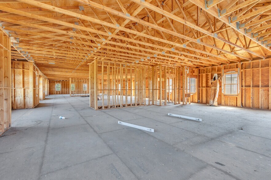 More Photos Of 100 Timber Trail Rd, Richmond Hill Office For Sale
