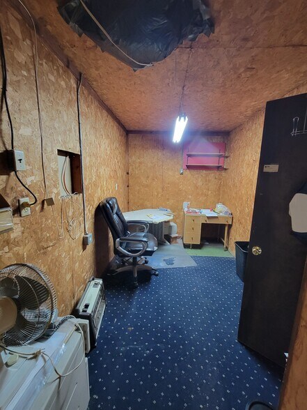 More Photos Of 1110 Hawkins Ave, Sanford Light Manufacturing For Sale