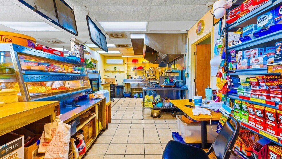 More Photos Of 5370 Highway 67 W, Fulton Convenience Store For Sale