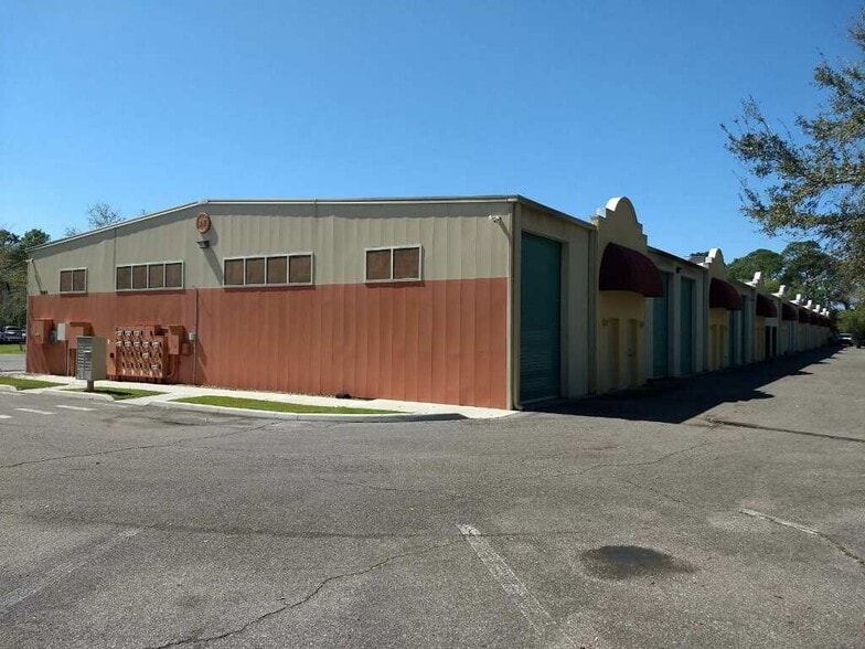 More Photos Of 7064 Sampey Rd, Groveland Light Manufacturing For Lease