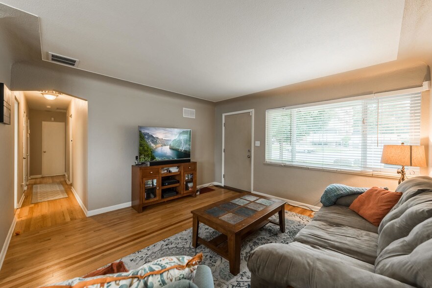 More Photos Of 2525-2527 S University Blvd, Denver Apartments For Sale