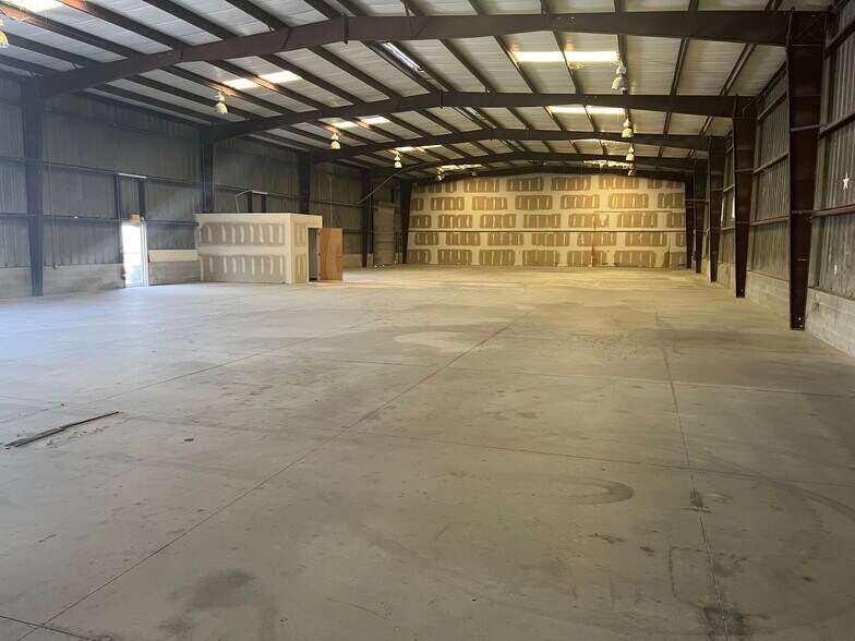 More Photos Of 2088 58th Avenue Cir E, Bradenton Warehouse For Sale