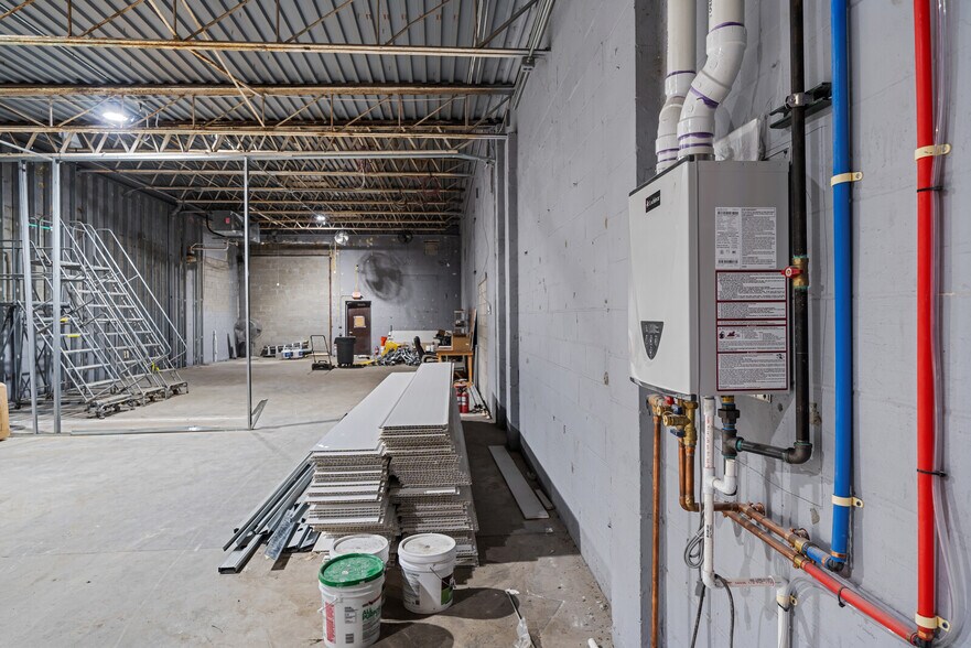 More Photos Of 12843-12851 Artesian St, Detroit Warehouse For Sale