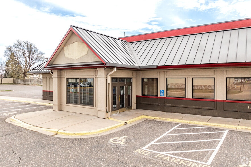 More Photos Of 3565 NW Northdale Blvd, Minneapolis Restaurant For Sale